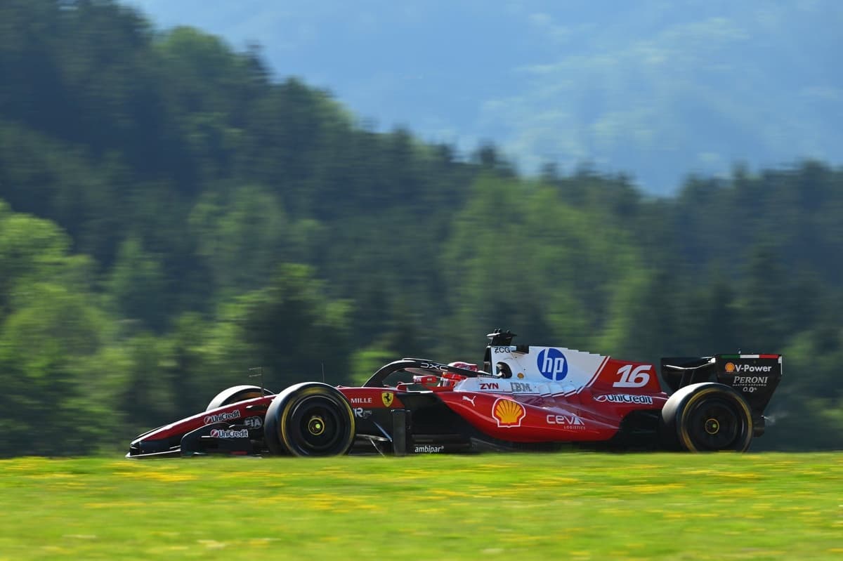 Charles Leclerc al volante della Ferrari SF-26 durante le prove libere del Gran Premio d'Austria 2026 al Red Bull Ring